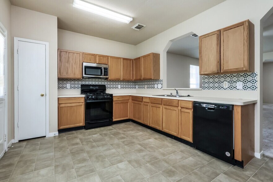 Building Photo - 22035 Willow Downs Dr