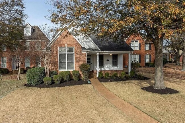 Building Photo - 7520 Crystal Lake Dr