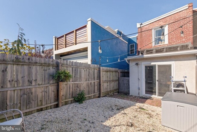 Building Photo - 1731 Blair St