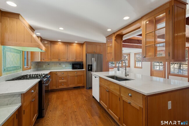 Building Photo - 111 Lyons Plain Rd