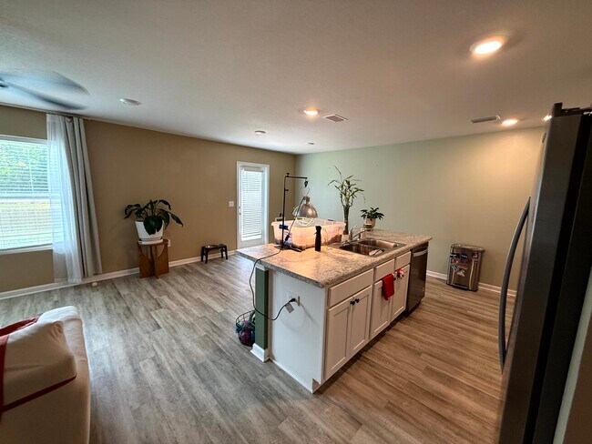 Building Photo - 1719 Paisleigh Dr