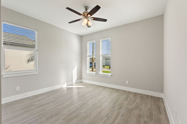 Building Photo - Deposit-Free! Modern, energy efficient hom...