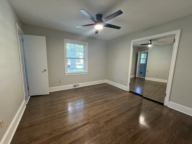 Building Photo - 207 Belvedere Dr