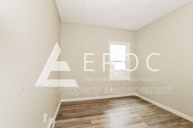 Building Photo - 402 S Flanner St