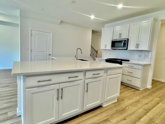 Building Photo - 667 Switchgrass Wy