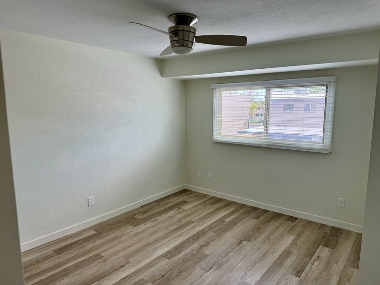 Building Photo - 2810 E Clarendon Ave