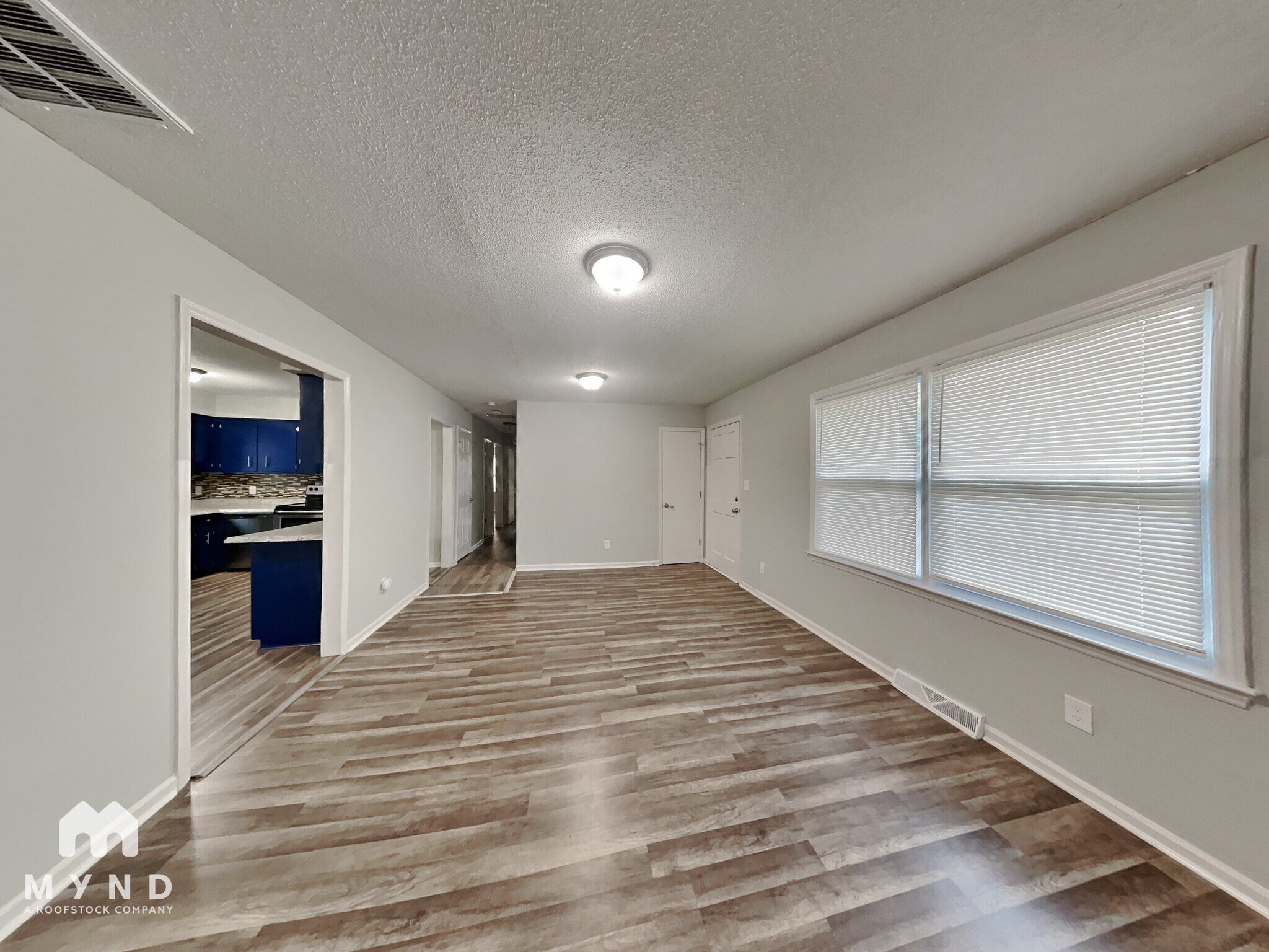 Building Photo - 547 Whitethorn Dr