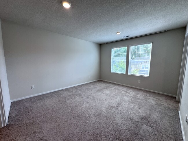 Building Photo - 896 N 18th Ave