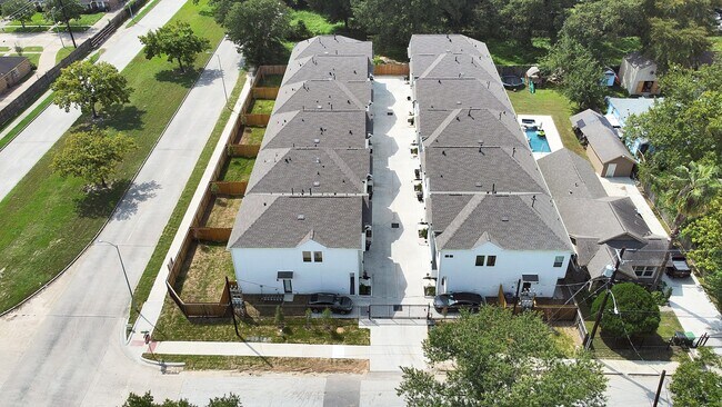 Building Photo - 5507 Beall St