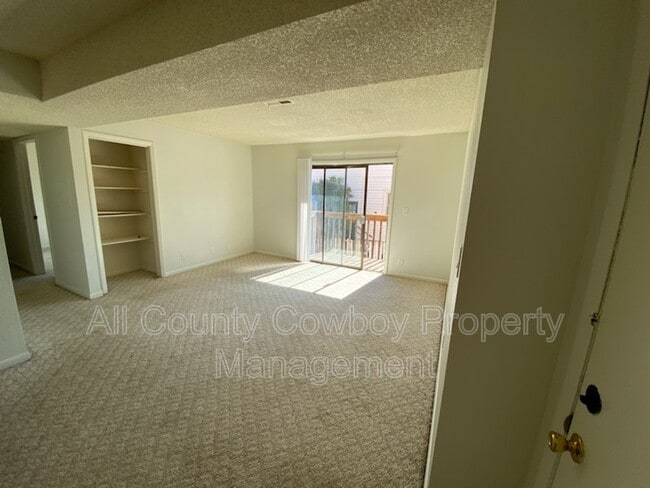 Building Photo - 267 N 8th St