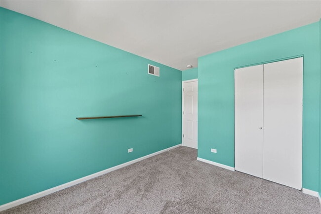 Building Photo - 147 Majestic Dr