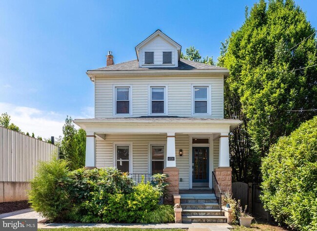 Building Photo - 4226 Ellicott St NW