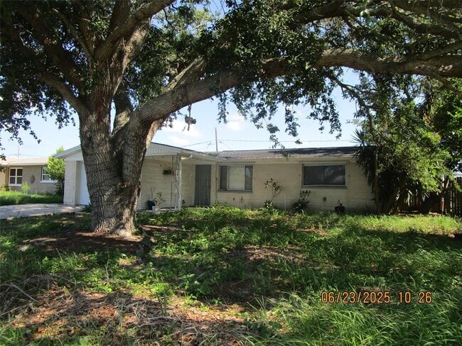 Building Photo - 3911 Redwood Dr