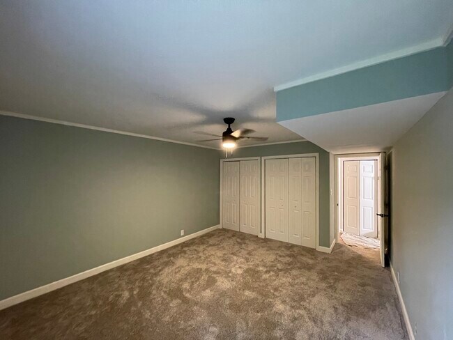 Master bedroom - 426 Canberra Dr