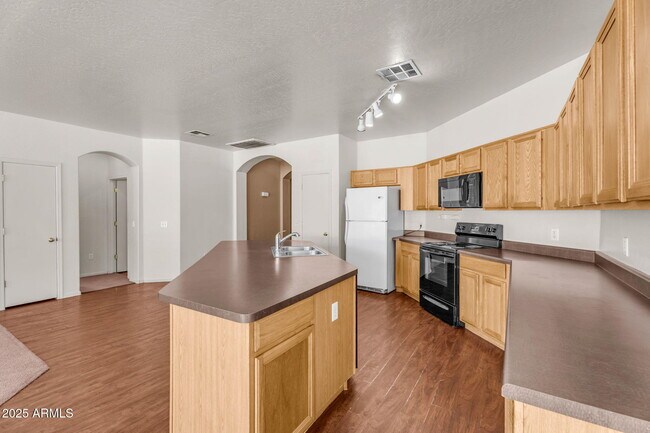 Building Photo - 13644 W San Juan Ave