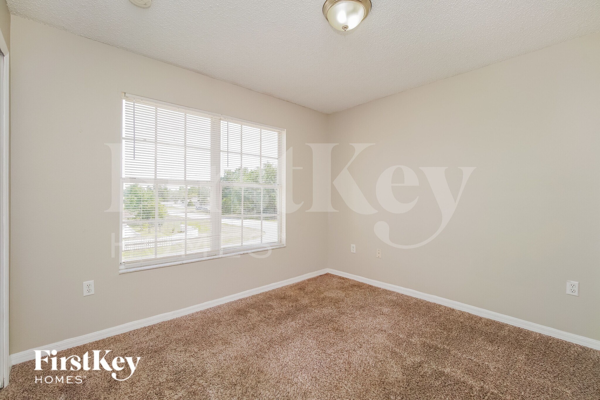 Building Photo - 660 Floridian Dr