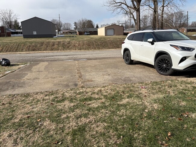 Building Photo - 736 20th St