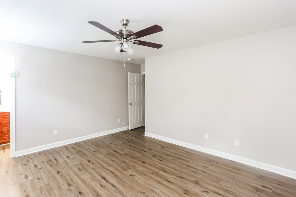 Building Photo - 11016 Thousand Oaks Dr
