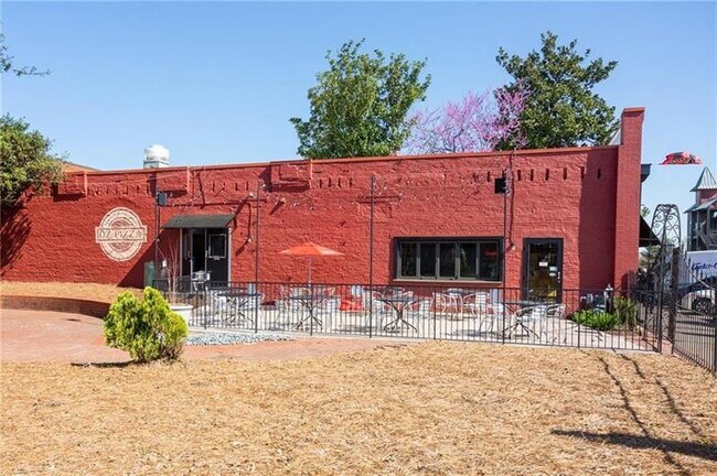Building Photo - 3241 Turner St