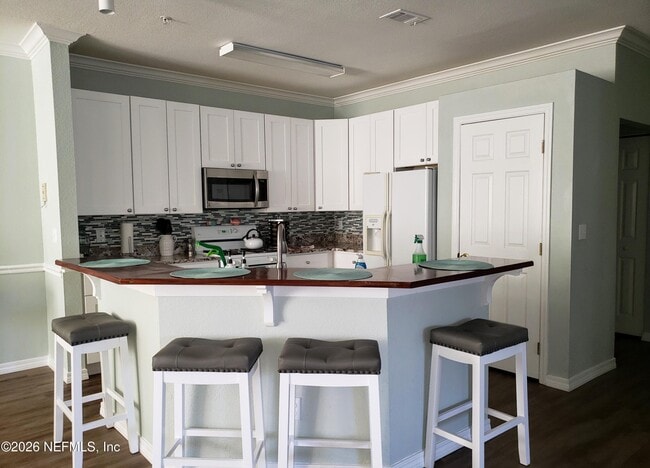 Building Photo - 13810 Sutton Park Dr N