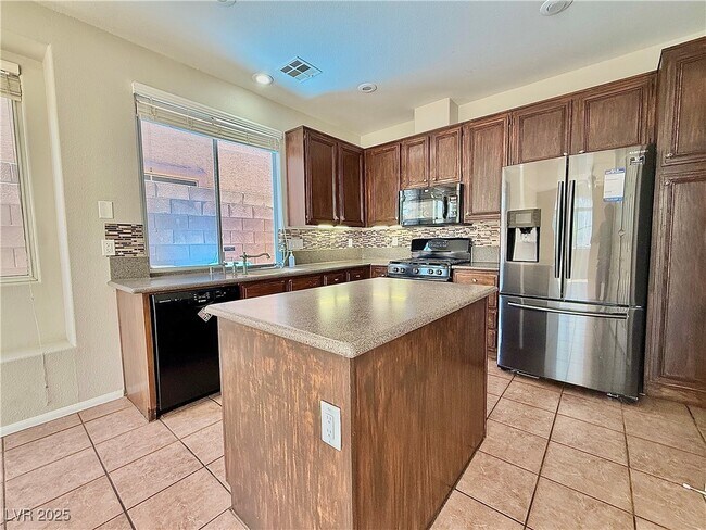 Building Photo - 10653 Turquoise Valley Dr
