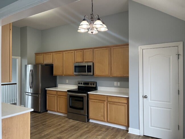 Building Photo - "Discover Spacious Living: 4-Bedroom, 3-Bath Gem in Brentwood's Autumn Crossing!"