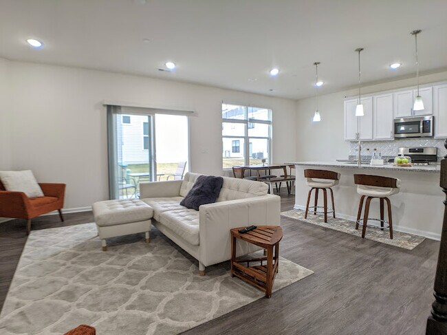 Building Photo - 2603 Geranium Way