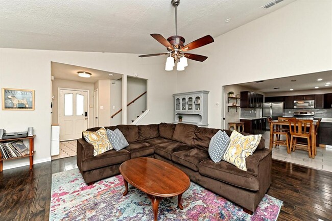 Building Photo - 1407 Atterbury Ln