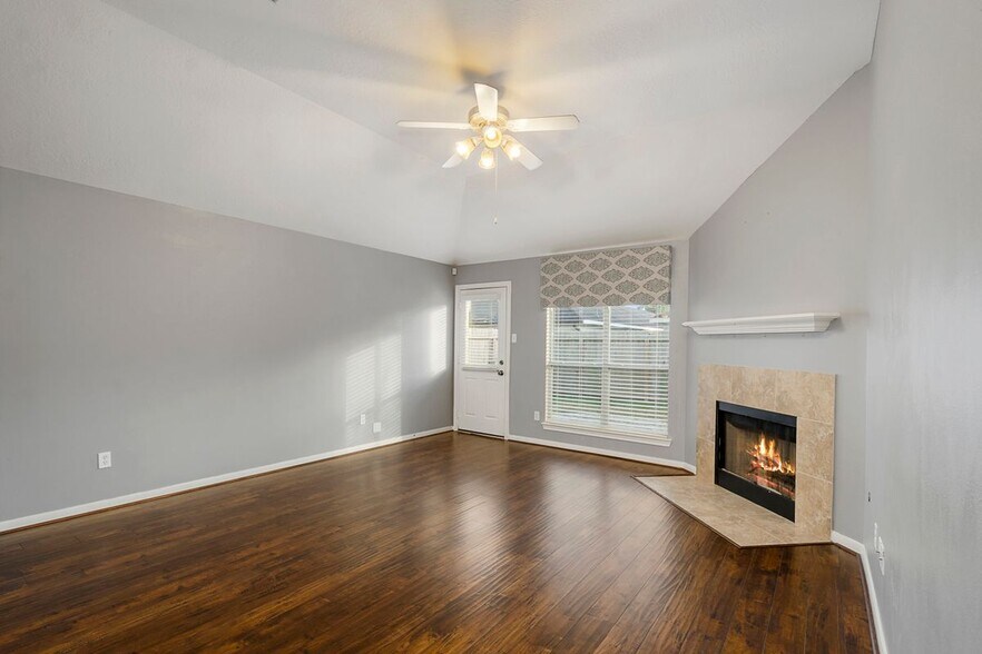 Building Photo - 15423 Brock Creek Way