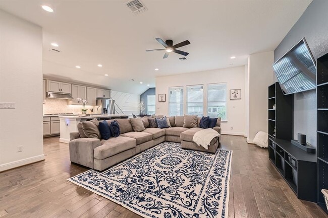 Building Photo - 1332 Modoc Wy