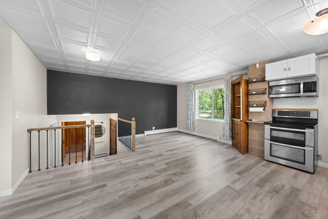 Building Photo - 32324 Evergreen St NW