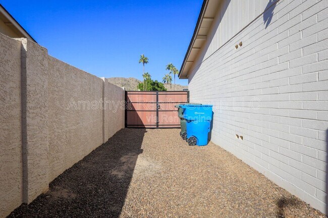 Building Photo - 4239 E San Gabriel Ave