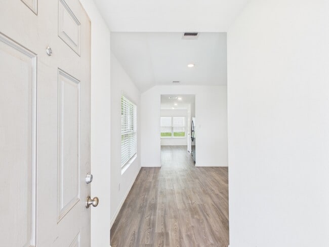 Building Photo - 1300 Winding Willow Dr