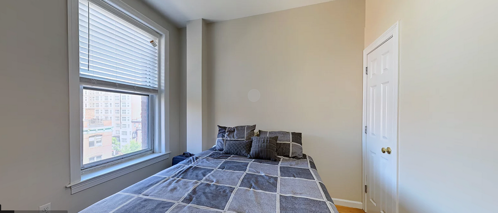 Building Photo - 483 Beacon St