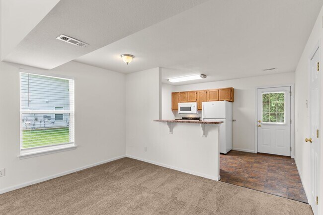 Building Photo - 304-306 Dads Way