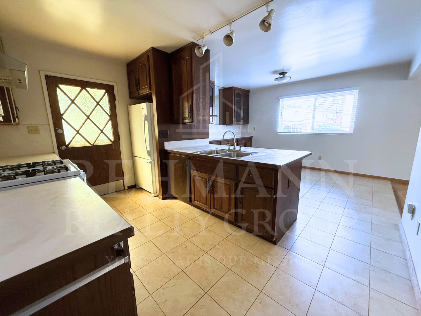 Building Photo - 4235 Kendall St