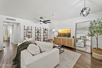 Building Photo - 1024 N 85th Pl