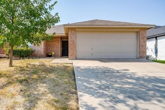 Building Photo - Perfectly located.  3 Bedroom, 2 Bath Home-  White Settlement ISD- 76108