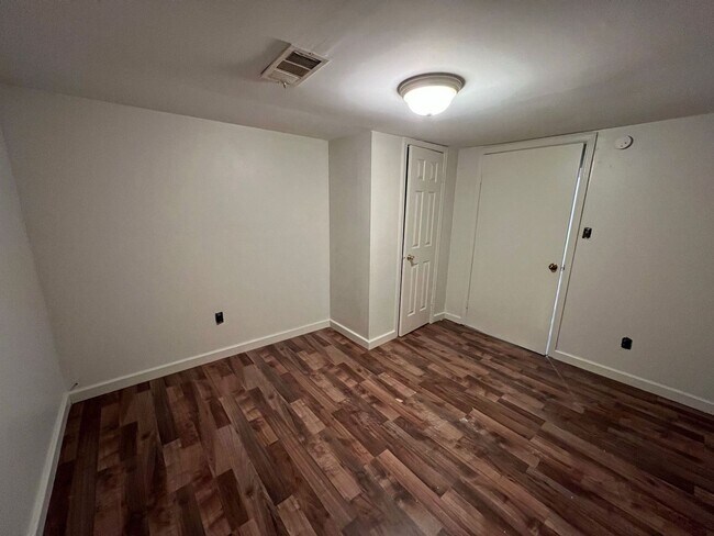 Building Photo - 4306 NE 45th Terrace