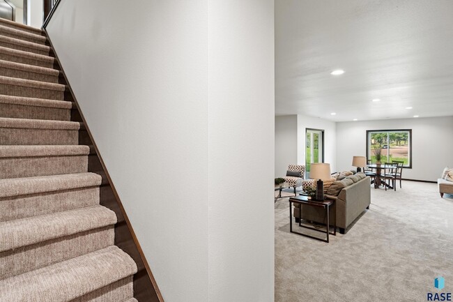 Building Photo - 1109 S Foss Ave