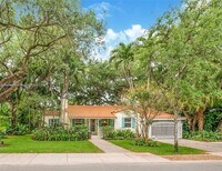 Building Photo - 1100 El Rado St