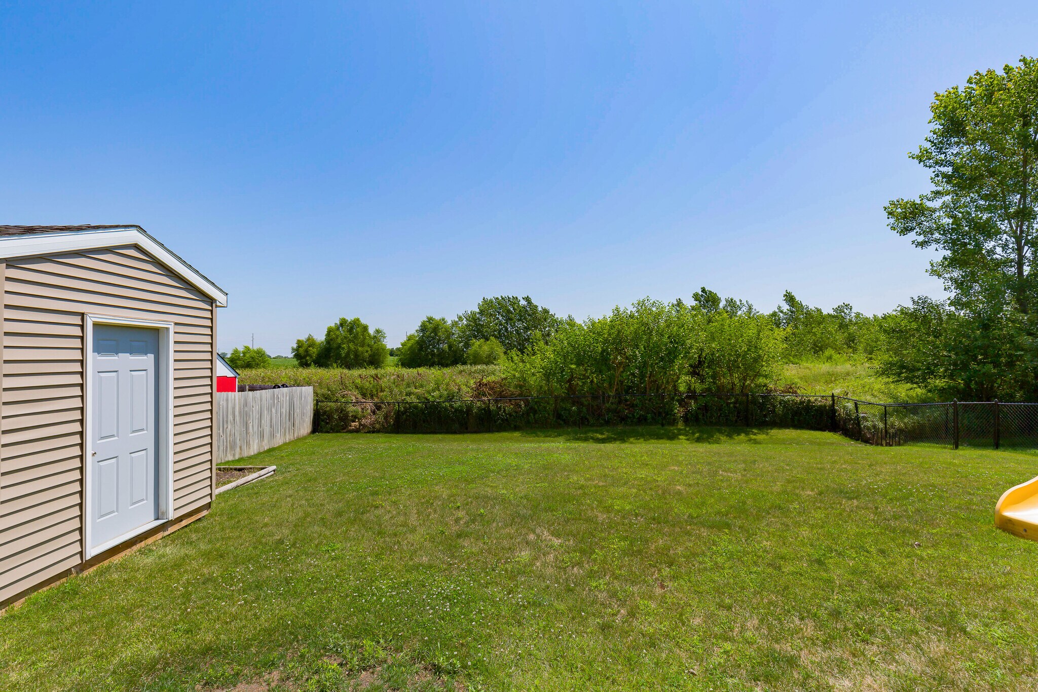 Building Photo - 505 SE Crabapple Dr