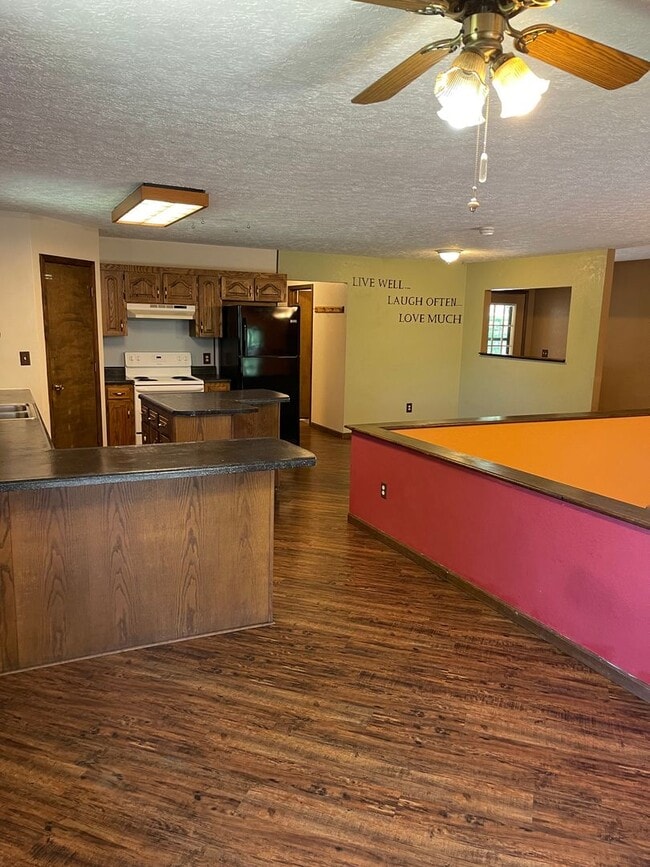 Building Photo - Available July 25th!!! No showings until June 1st