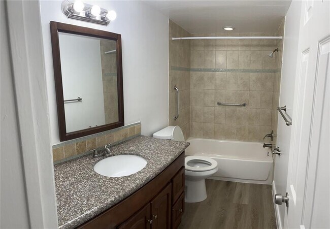 Building Photo - 1916 SW 11th St