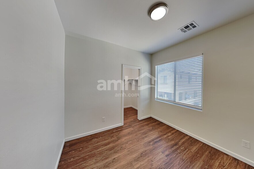 Building Photo - 14576 W Maui Ln