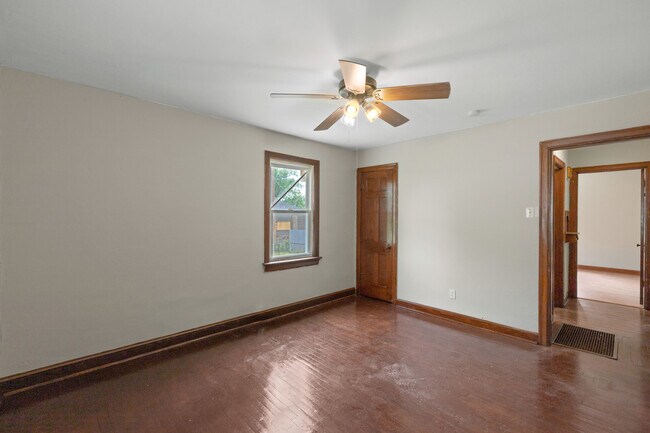 Building Photo - 7007 Paisley Dr