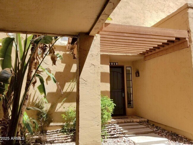 Building Photo - 5640 E Bell Rd