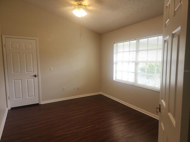 Building Photo - 13 Wood Crest Ln