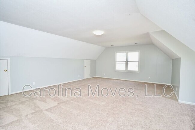 Building Photo - 212 Hardwood Rd
