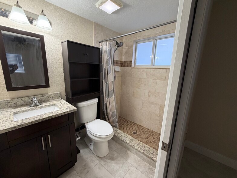 Building Photo - 3125 NW 2nd St